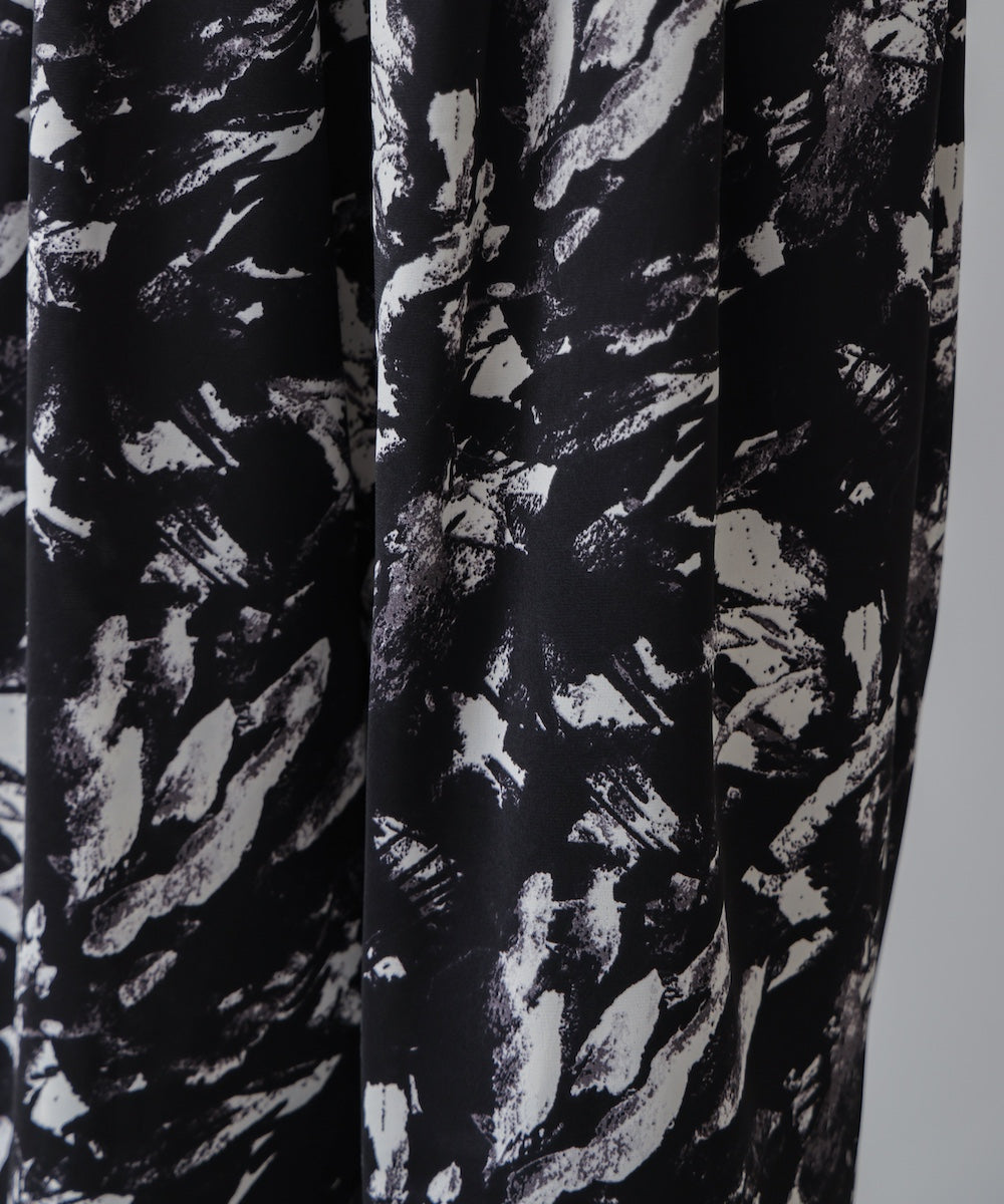 モノトーン柄パンツ