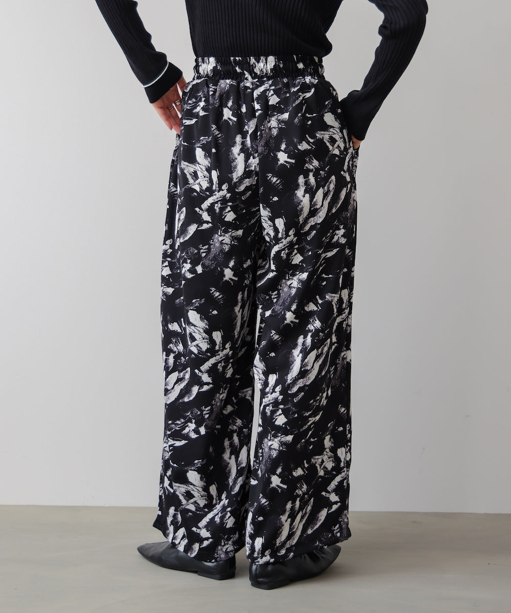 モノトーン柄パンツ