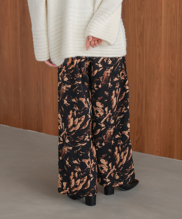 モノトーン柄パンツ