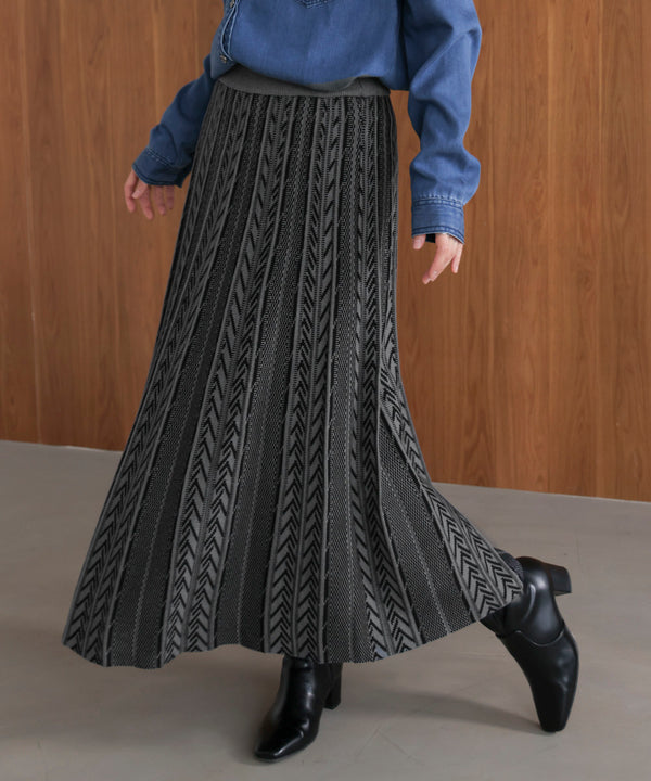 幾何柄ニットスカート