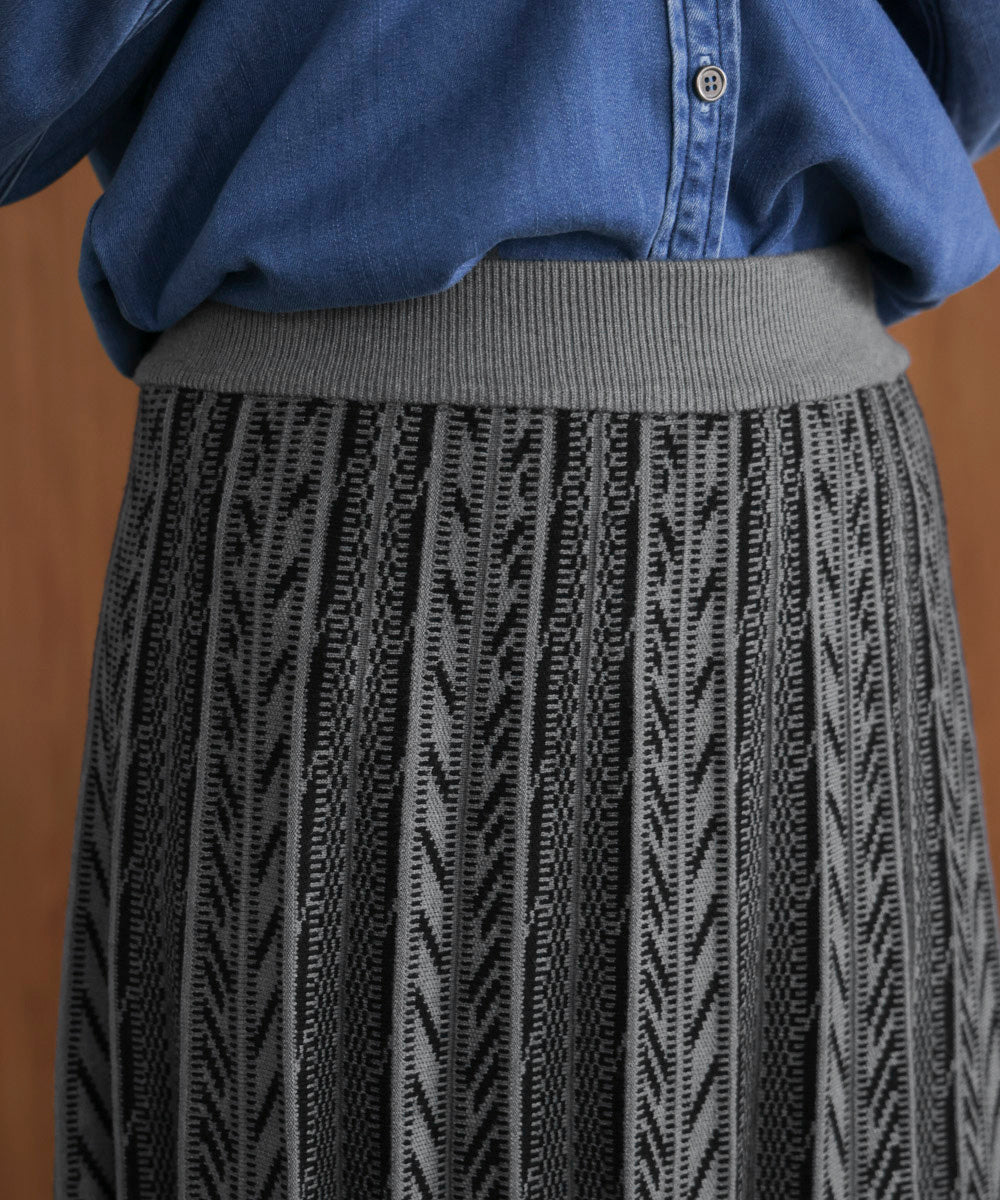 幾何柄ニットスカート