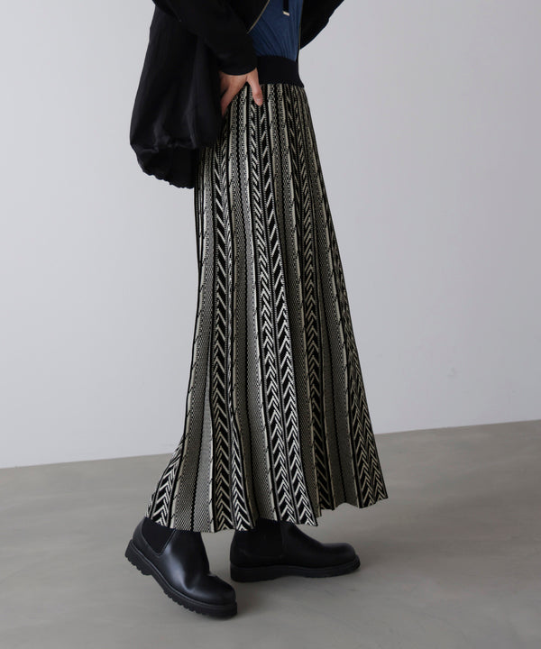 幾何柄ニットスカート