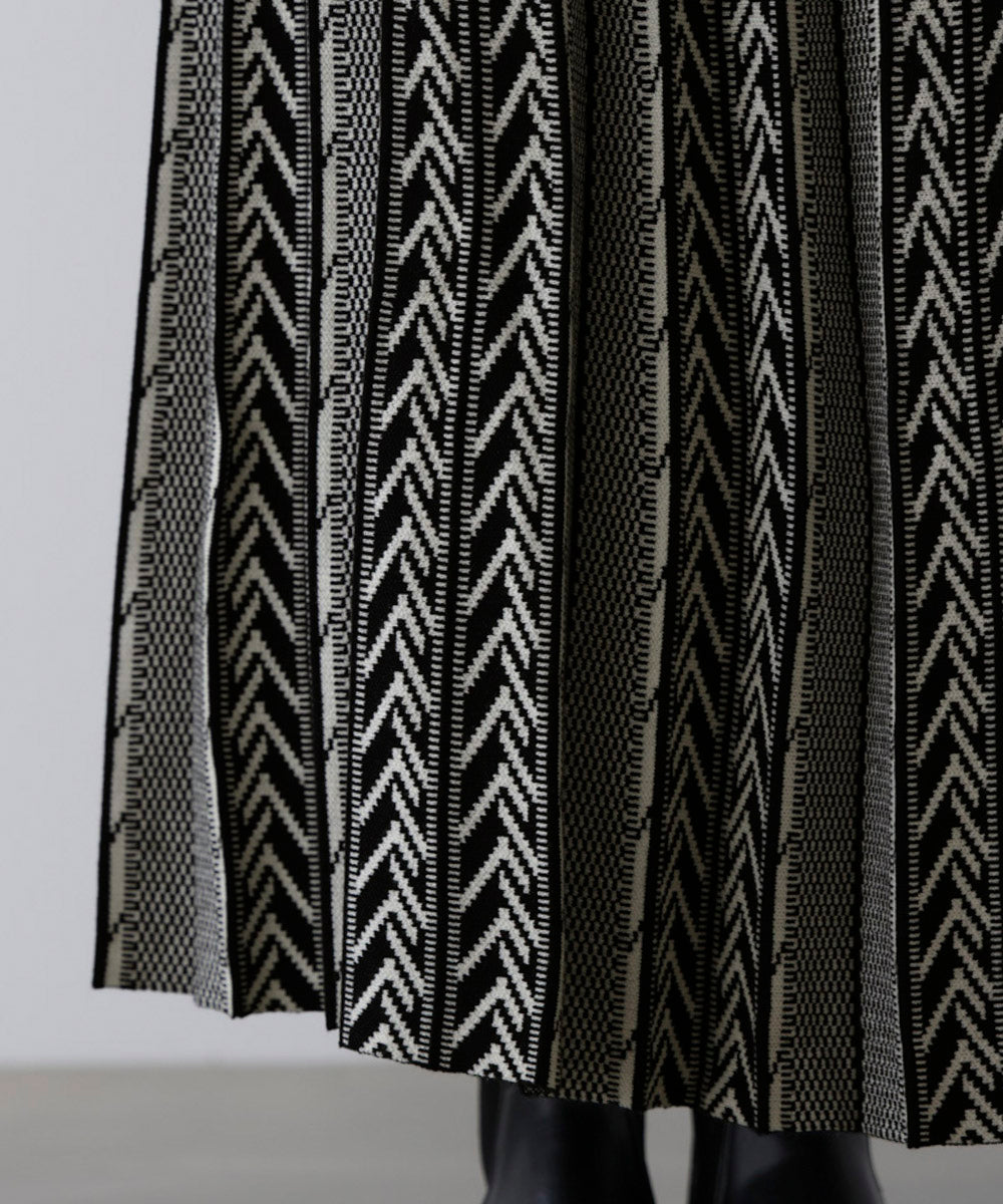 幾何柄ニットスカート