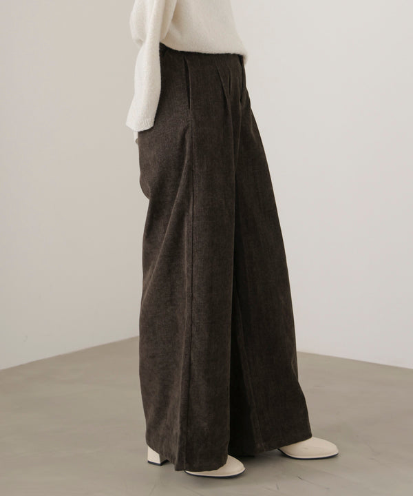 ストレッチベロアライクタックパンツ