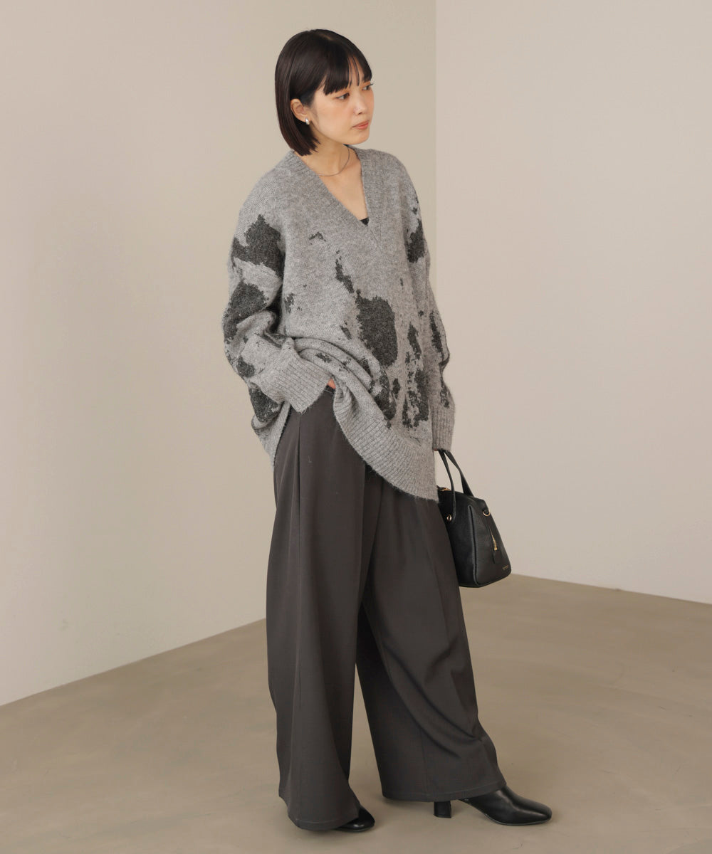 アブストラクト柄ニットプルオーバー