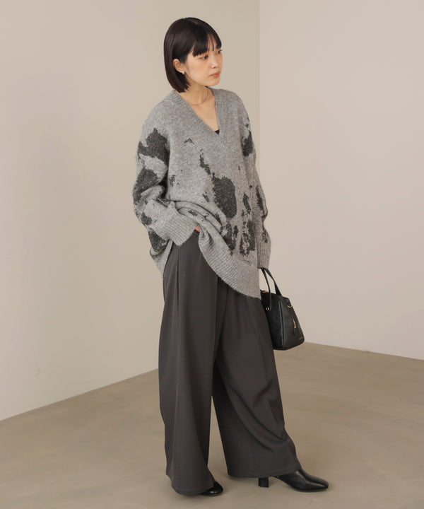 アブストラクト柄ニットプルオーバー