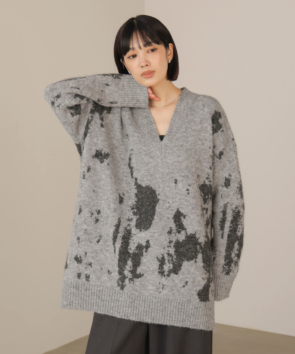 アブストラクト柄ニットプルオーバー