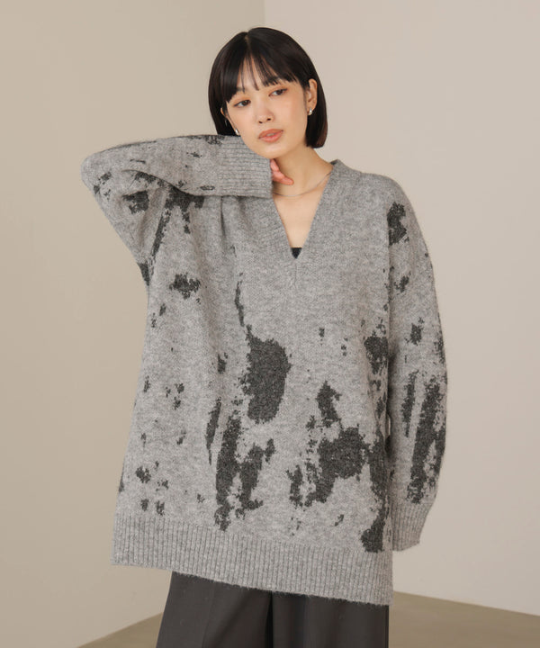 アブストラクト柄ニットプルオーバー
