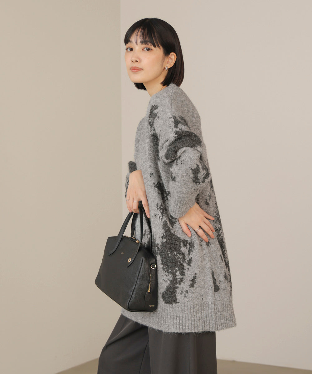 アブストラクト柄ニットプルオーバー