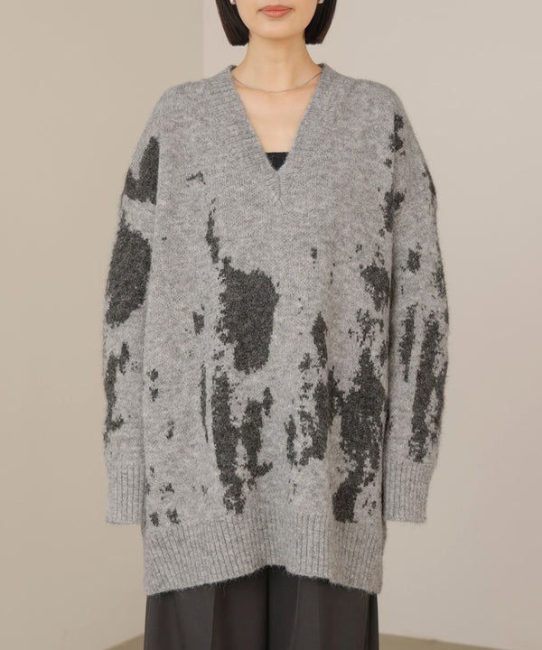 アブストラクト柄ニットプルオーバー