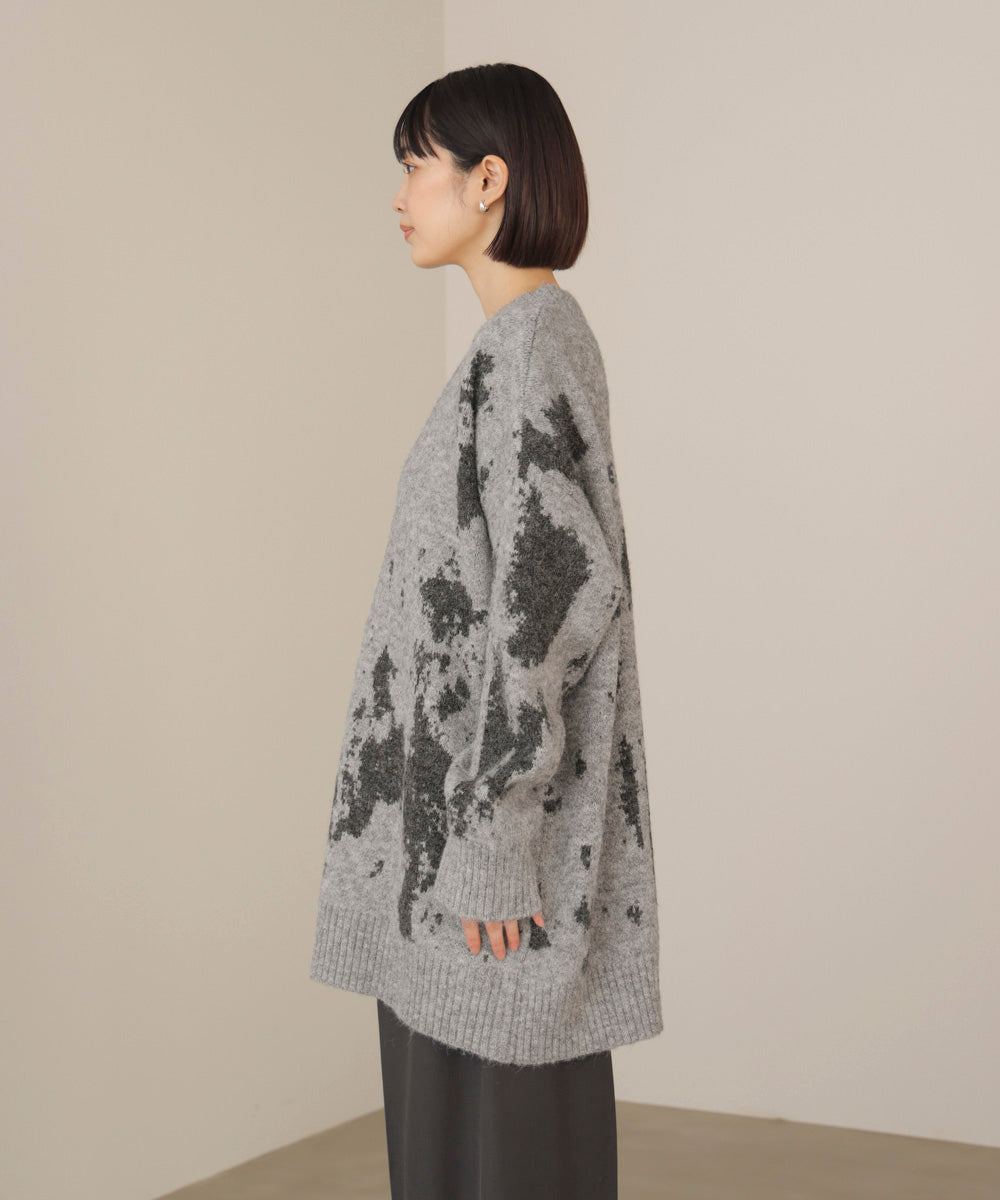 アブストラクト柄ニットプルオーバー