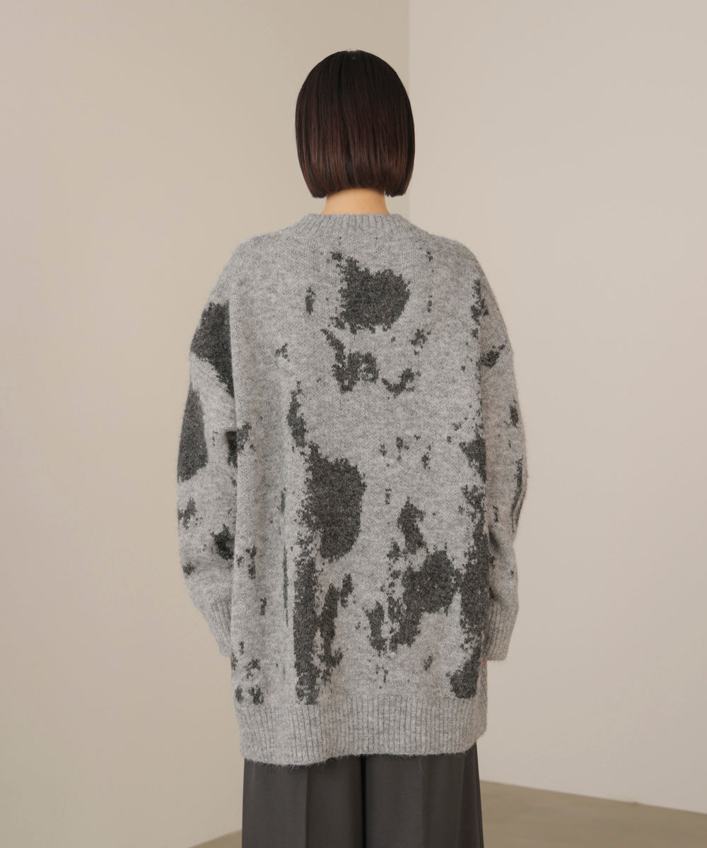アブストラクト柄ニットプルオーバー