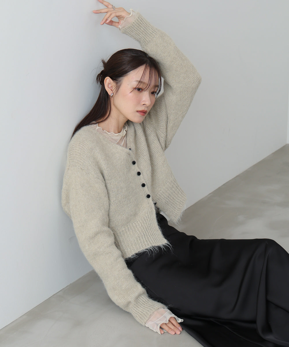 ショートシャギーくるみボタンカーディガン