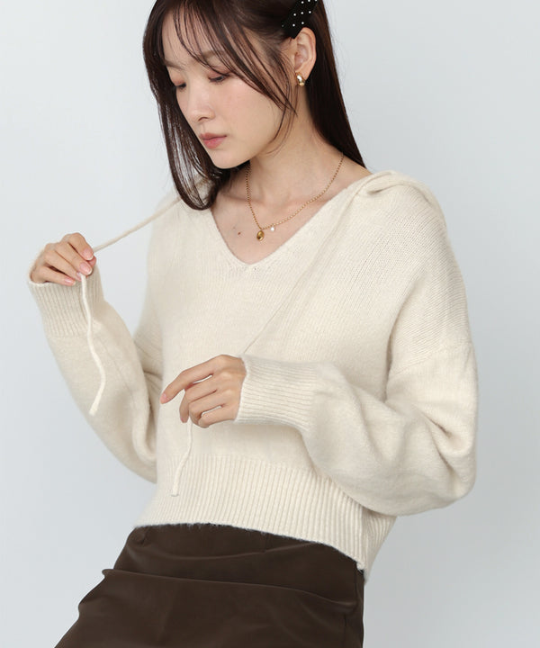 フーディーニットトップス