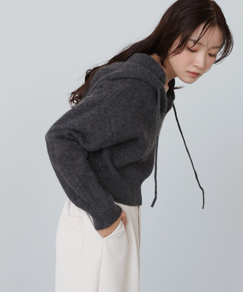 フーディーニットトップス