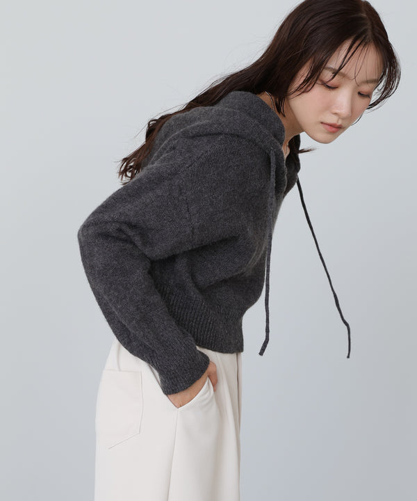 フーディーニットトップス