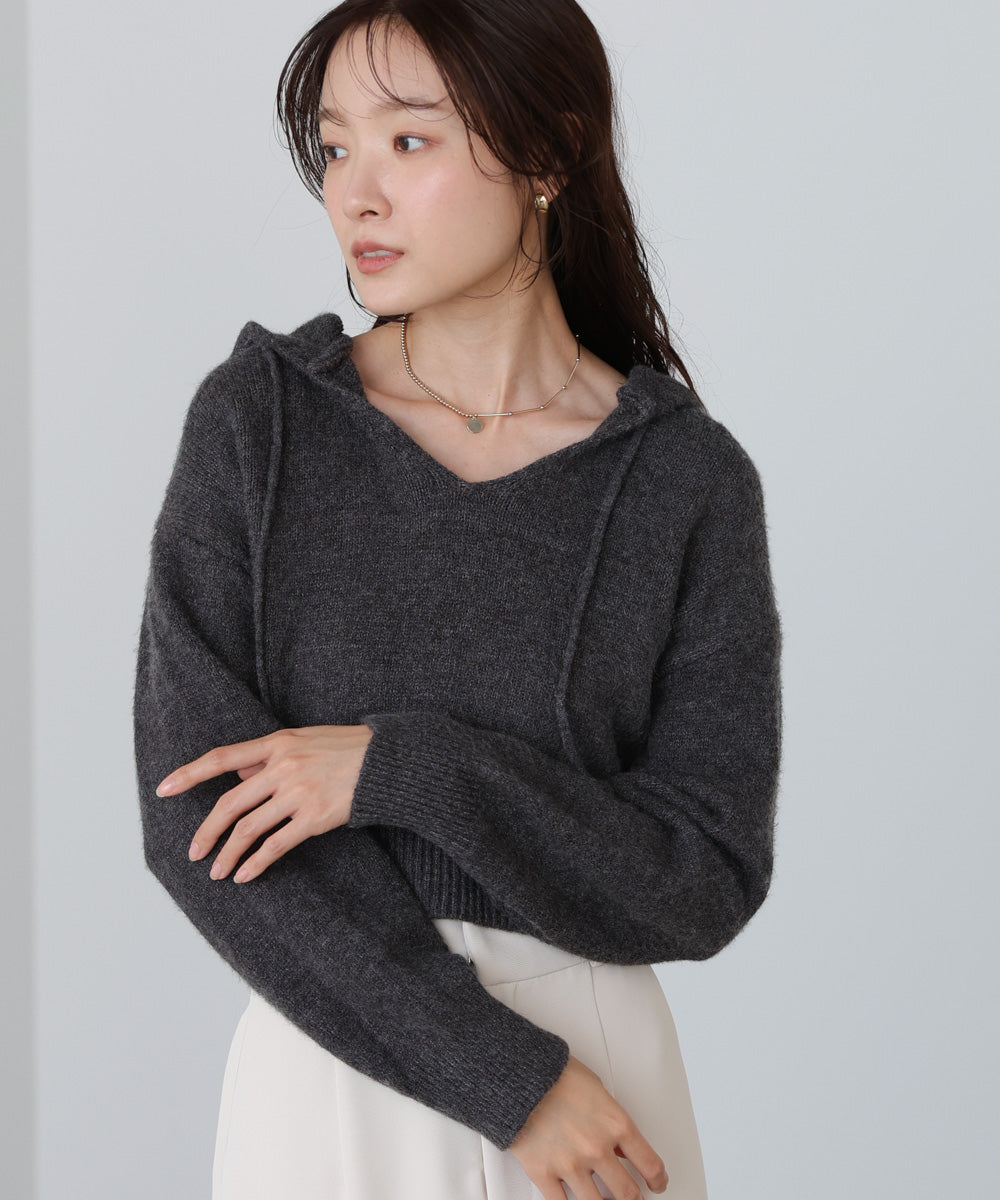 フーディーニットトップス