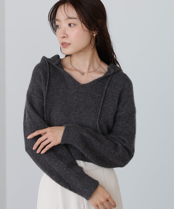 フーディーニットトップス