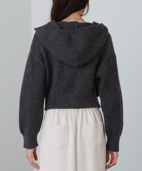 フーディーニットトップス