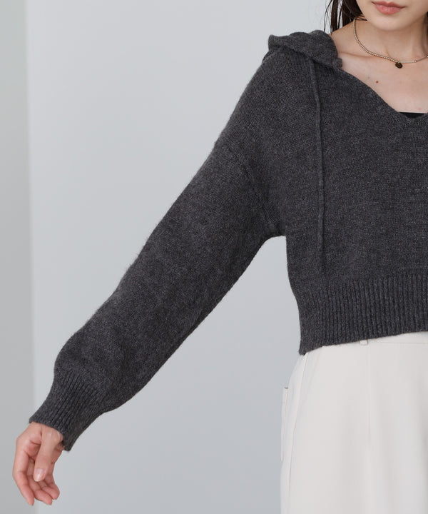 フーディーニットトップス