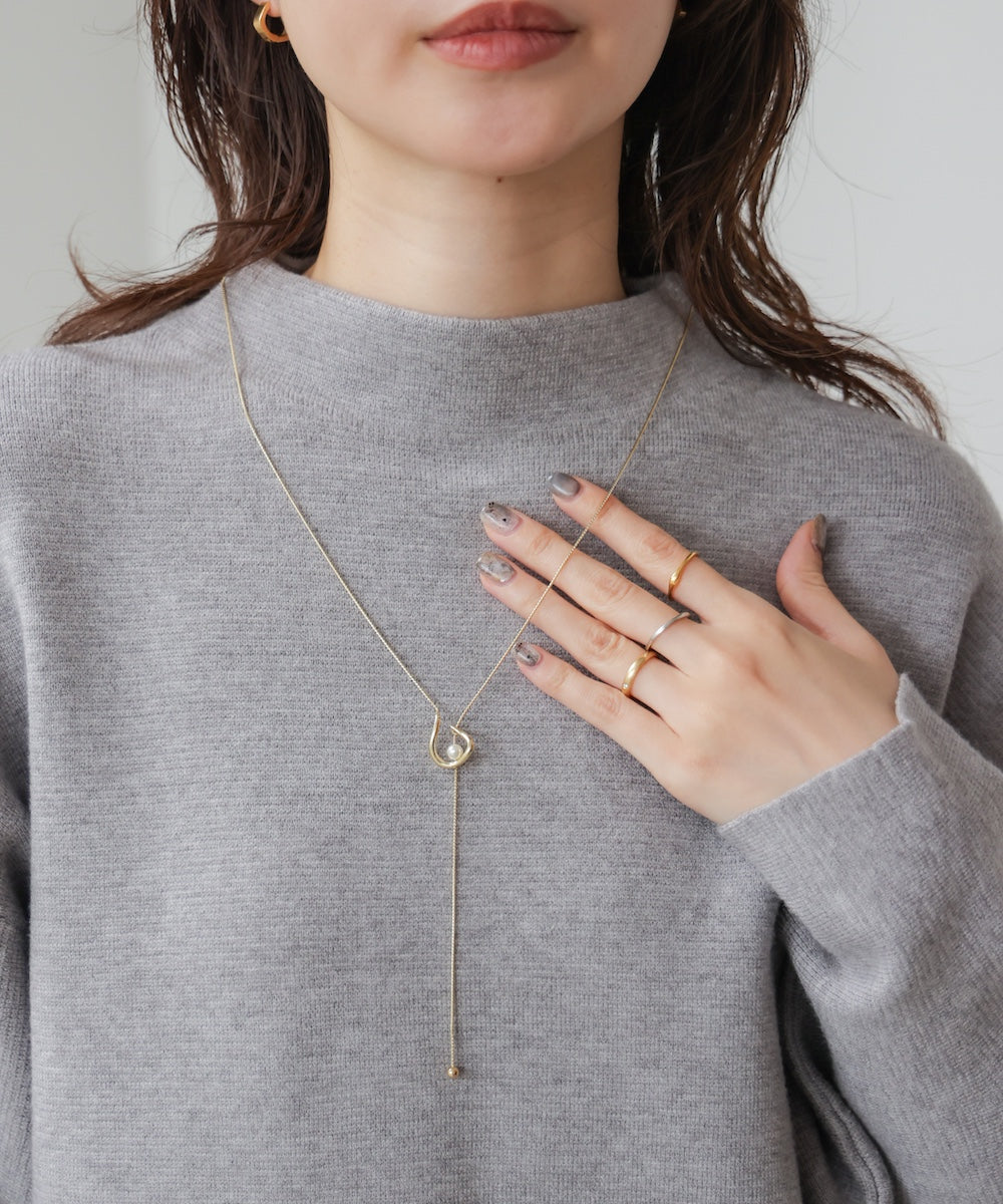 フックパールスライドネックレス