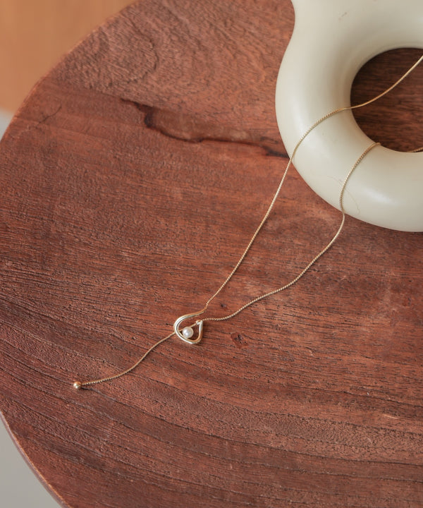 フックパールスライドネックレス