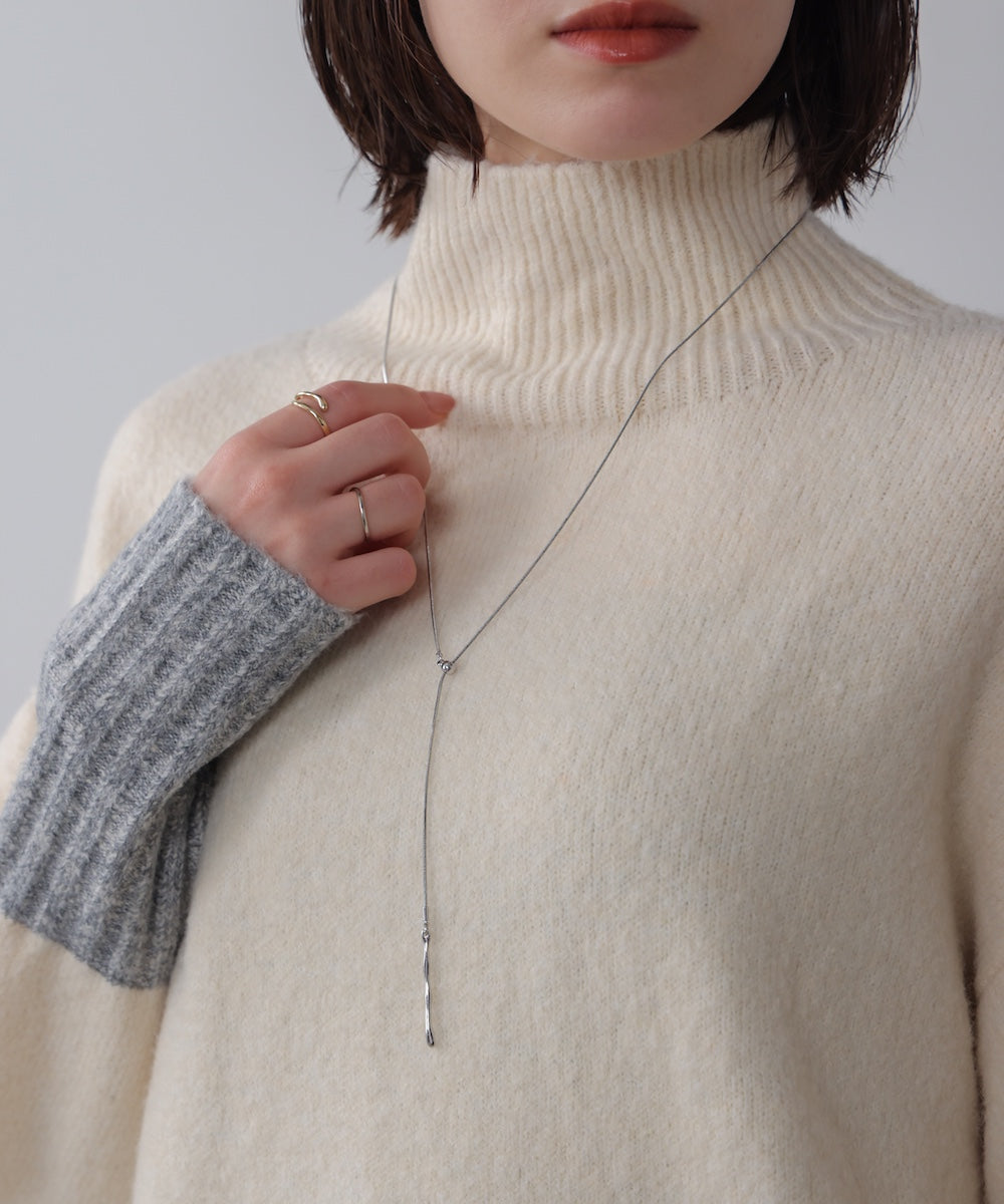 センターシズクスライトネックレス