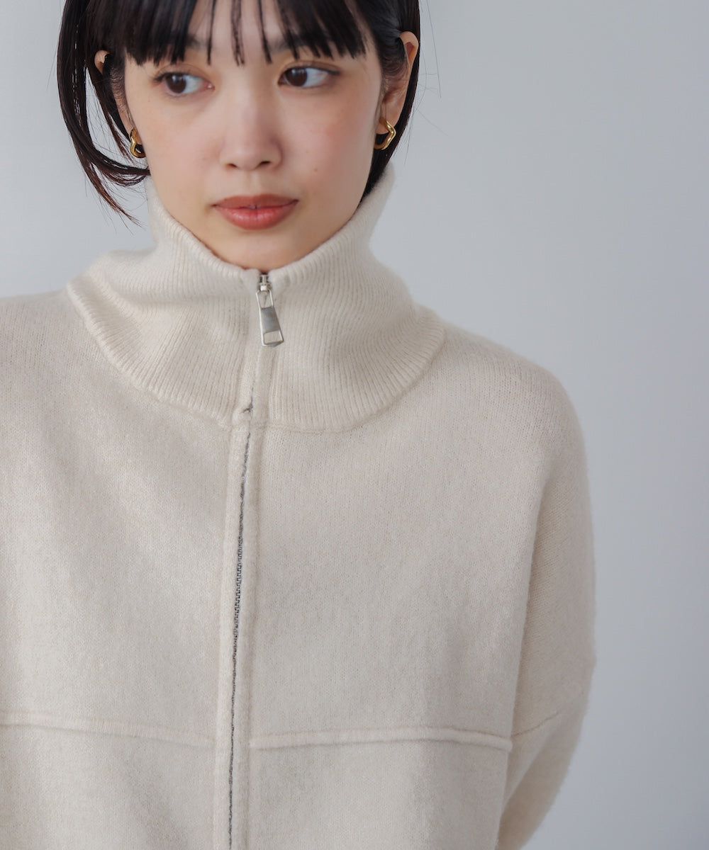 ニットライトジップアウター