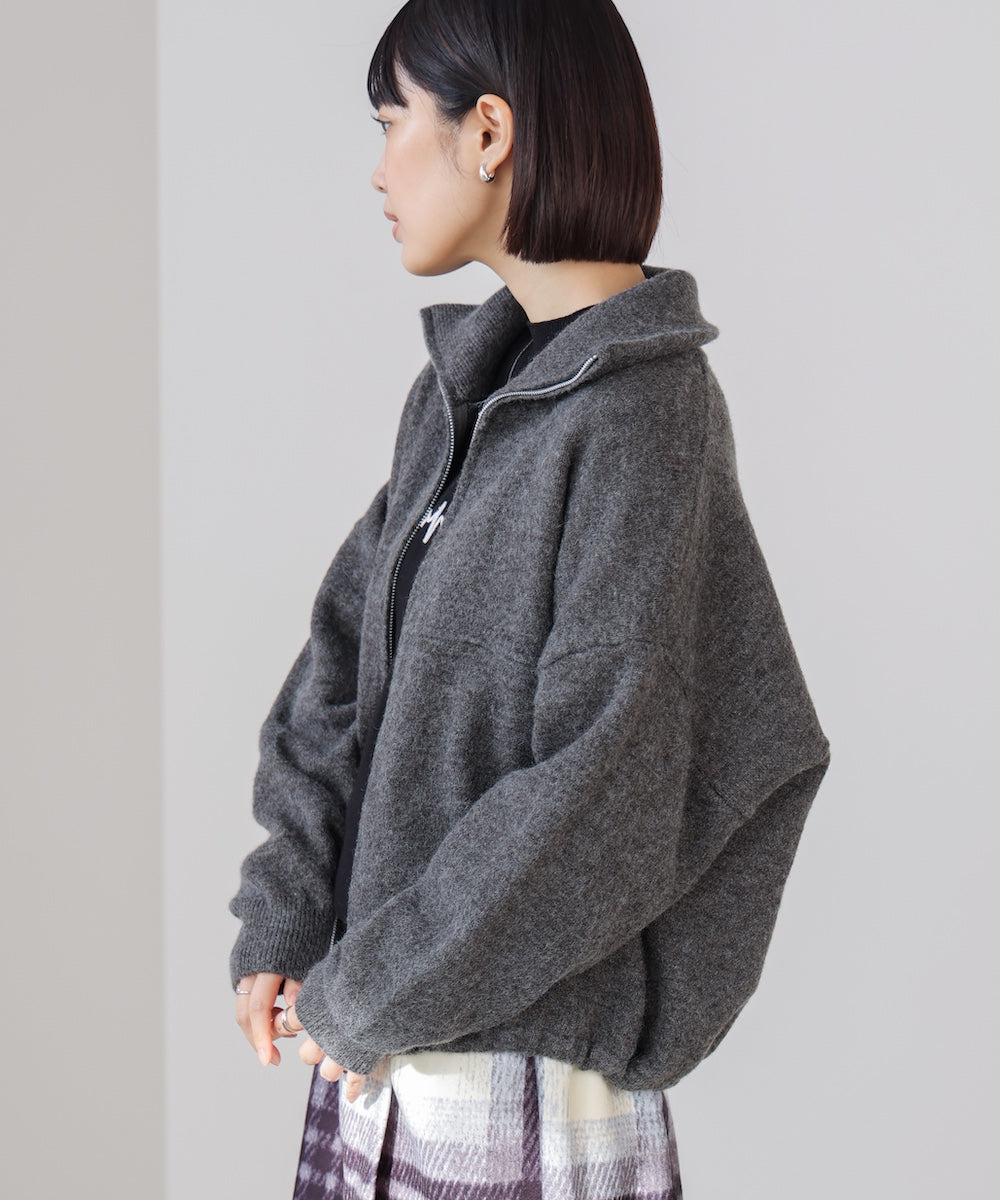 ニットライトジップアウター