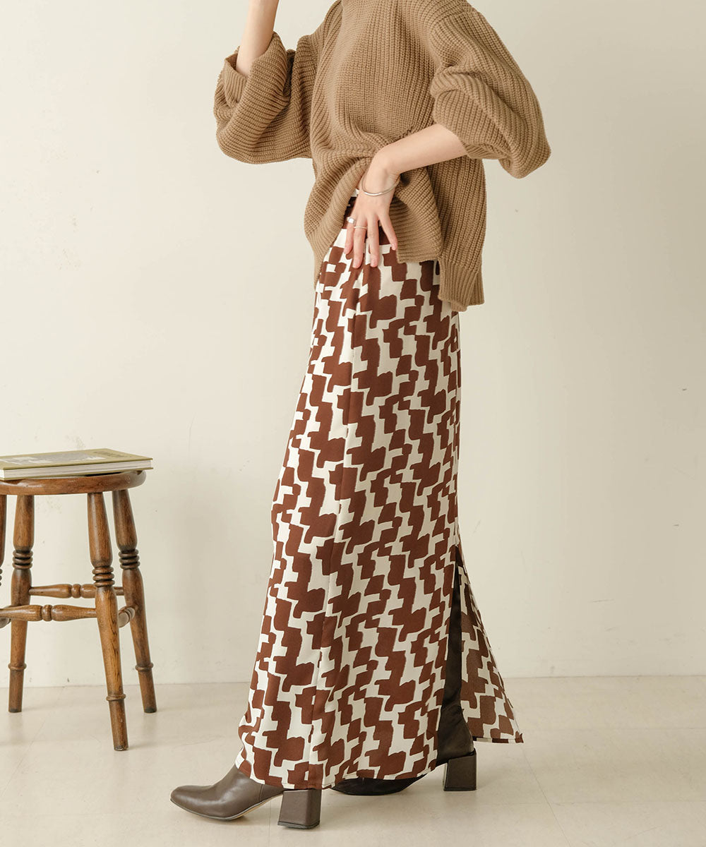 Geometric pattern tight skirt