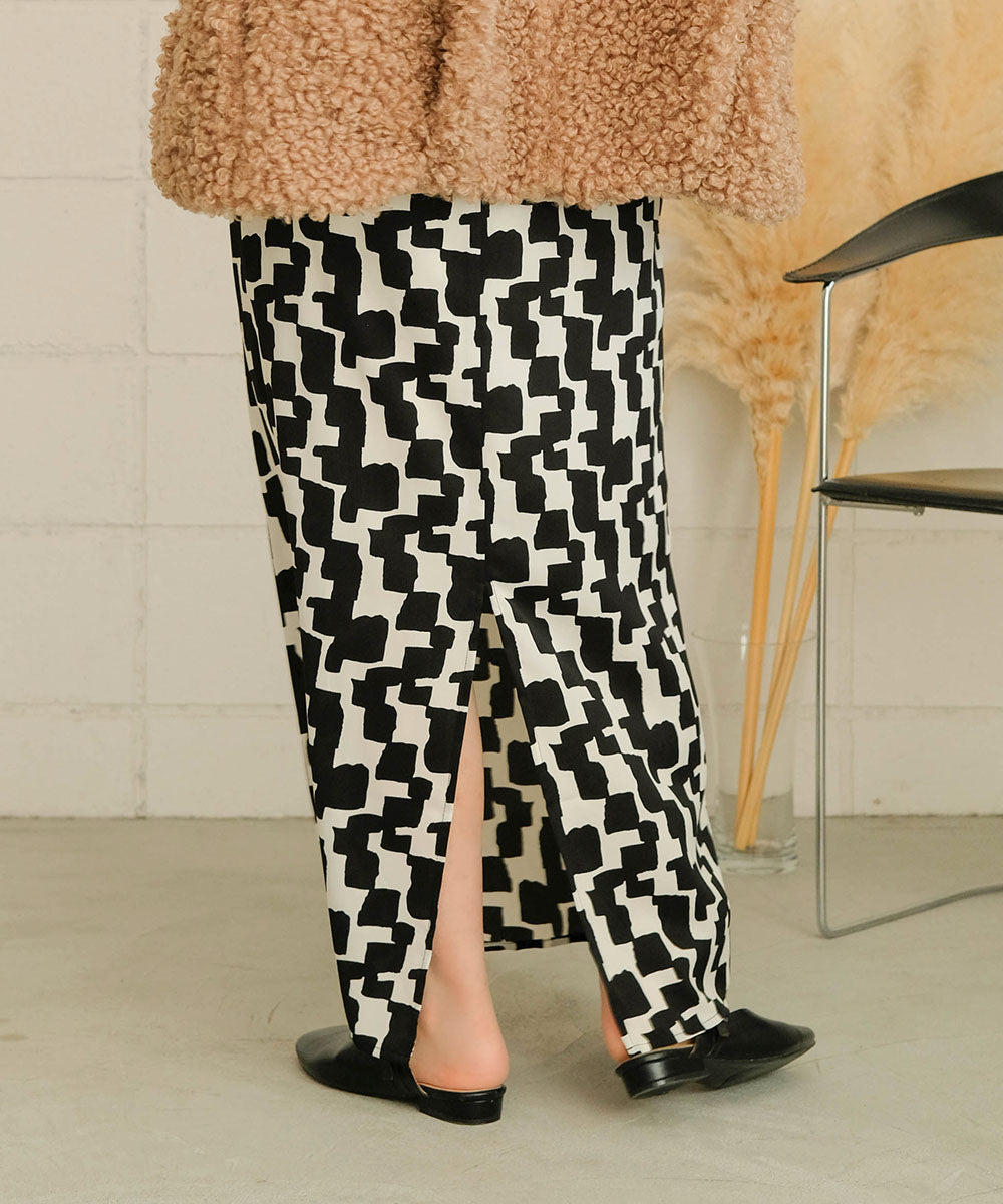 Geometric pattern tight skirt