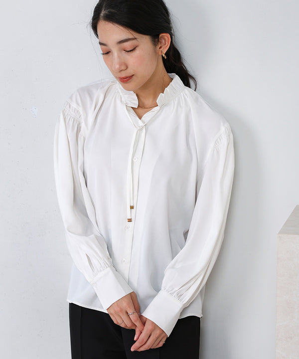 ドレープレーヨンシャーリングショルダーブラウス