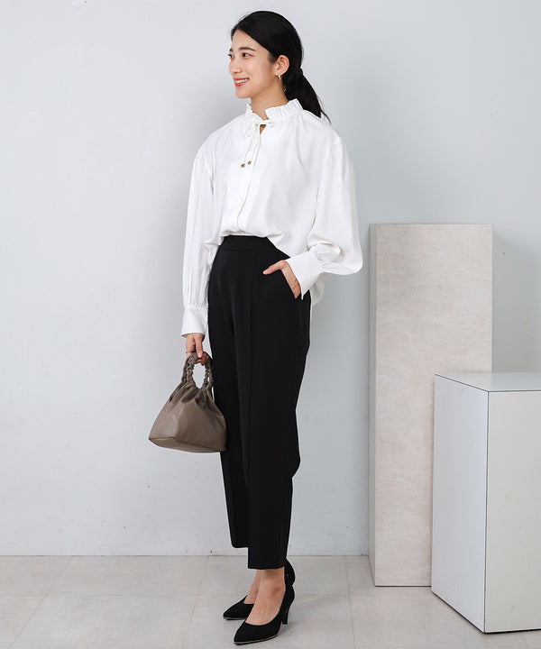 ドレープレーヨンシャーリングショルダーブラウス