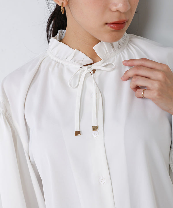 ドレープレーヨンシャーリングショルダーブラウス
