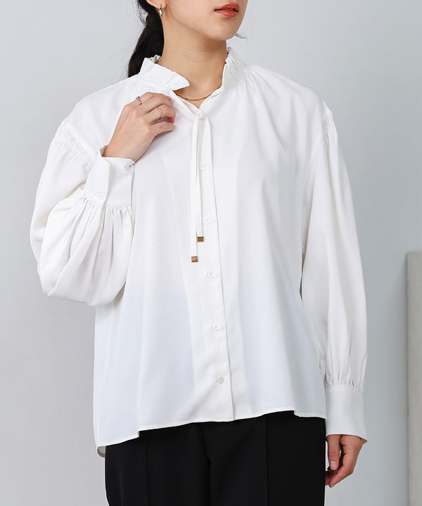 ドレープレーヨンシャーリングショルダーブラウス