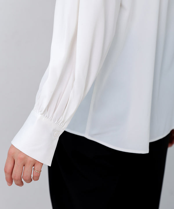 ドレープレーヨンシャーリングショルダーブラウス