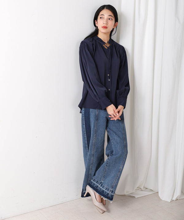 ドレープレーヨンシャーリングショルダーブラウス