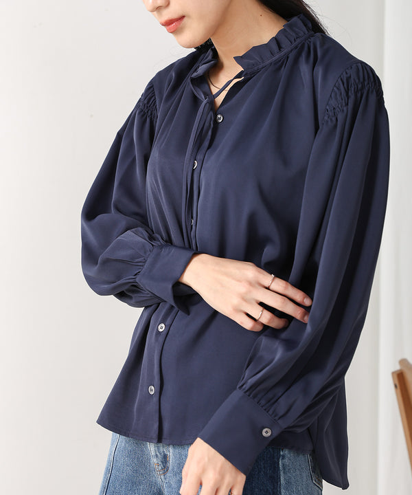 ドレープレーヨンシャーリングショルダーブラウス