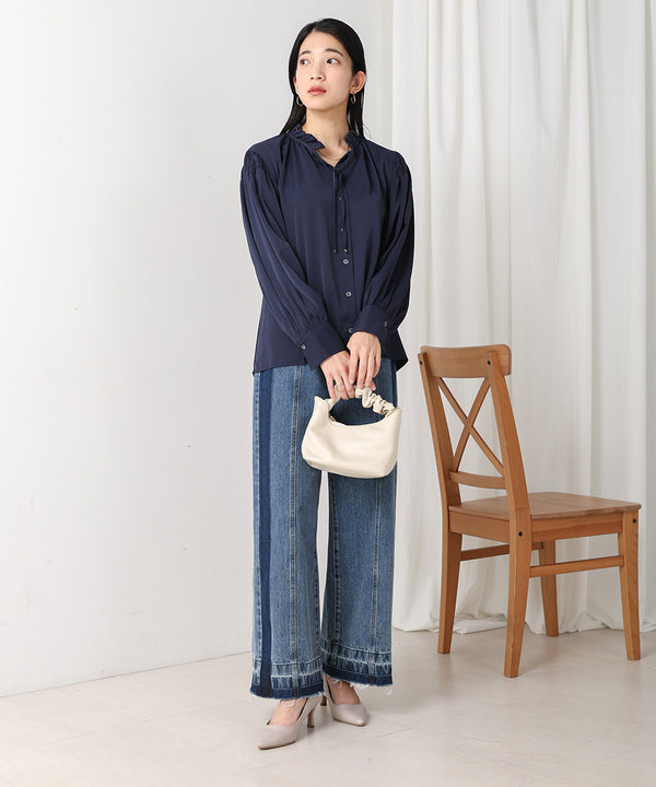 ドレープレーヨンシャーリングショルダーブラウス