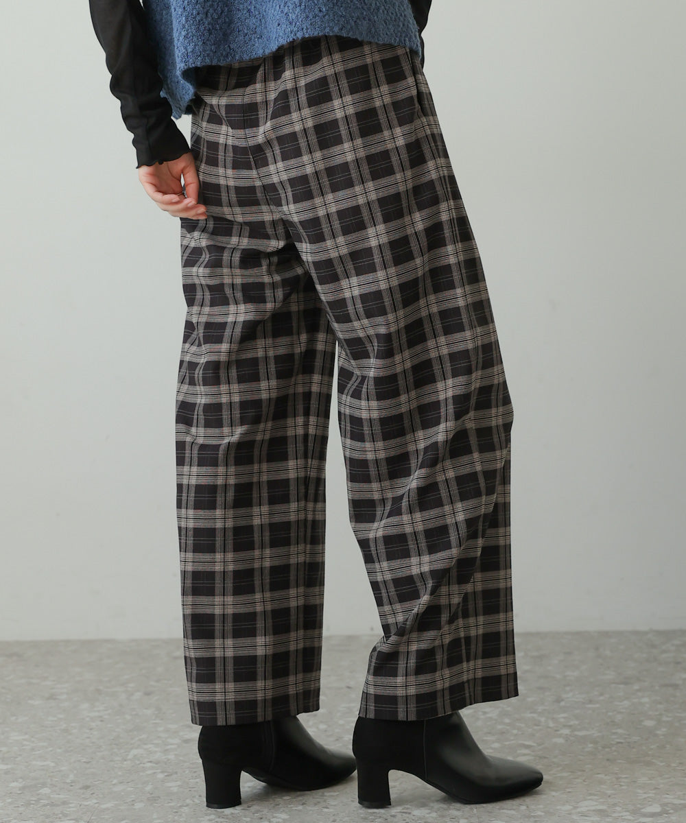 ストレッチゆるテーパードパンツ