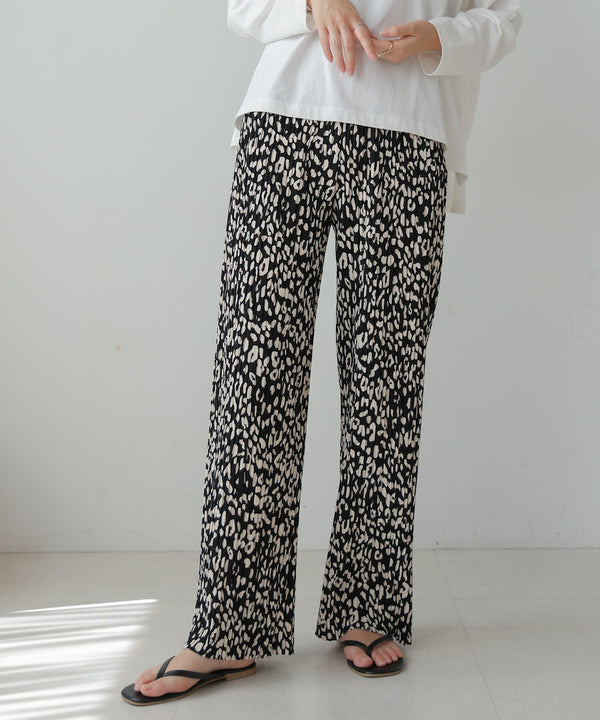 ［WEB限定］ストレッチプリーツパンツ
