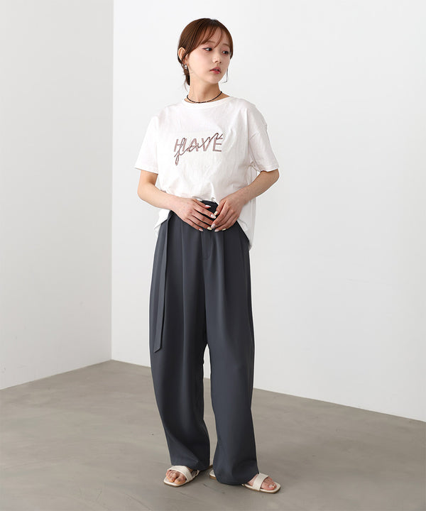 ロゴ刺繍デザインＴシャツ