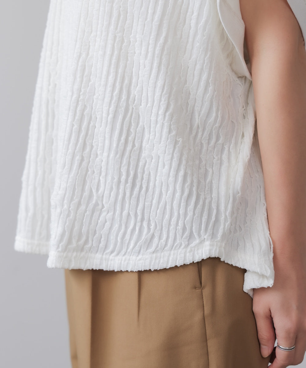 フリルカットソー