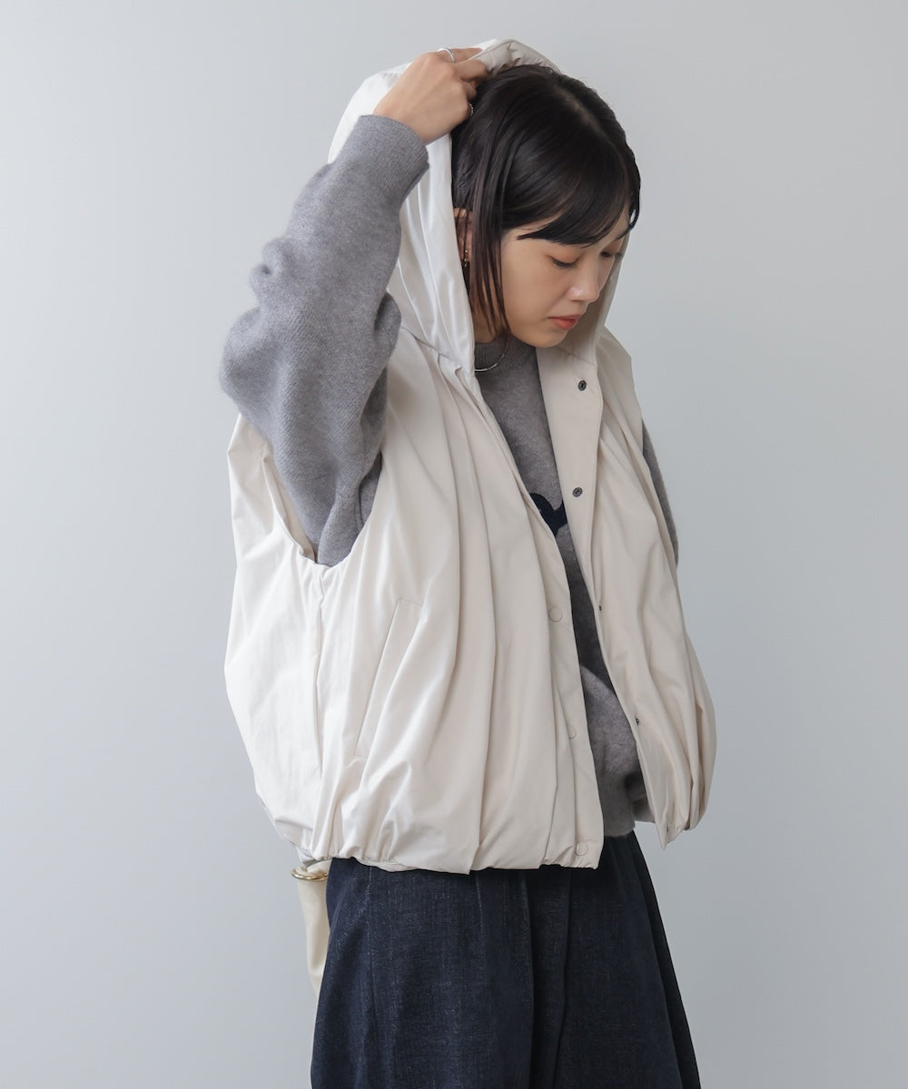 裾バルーンダウンベスト