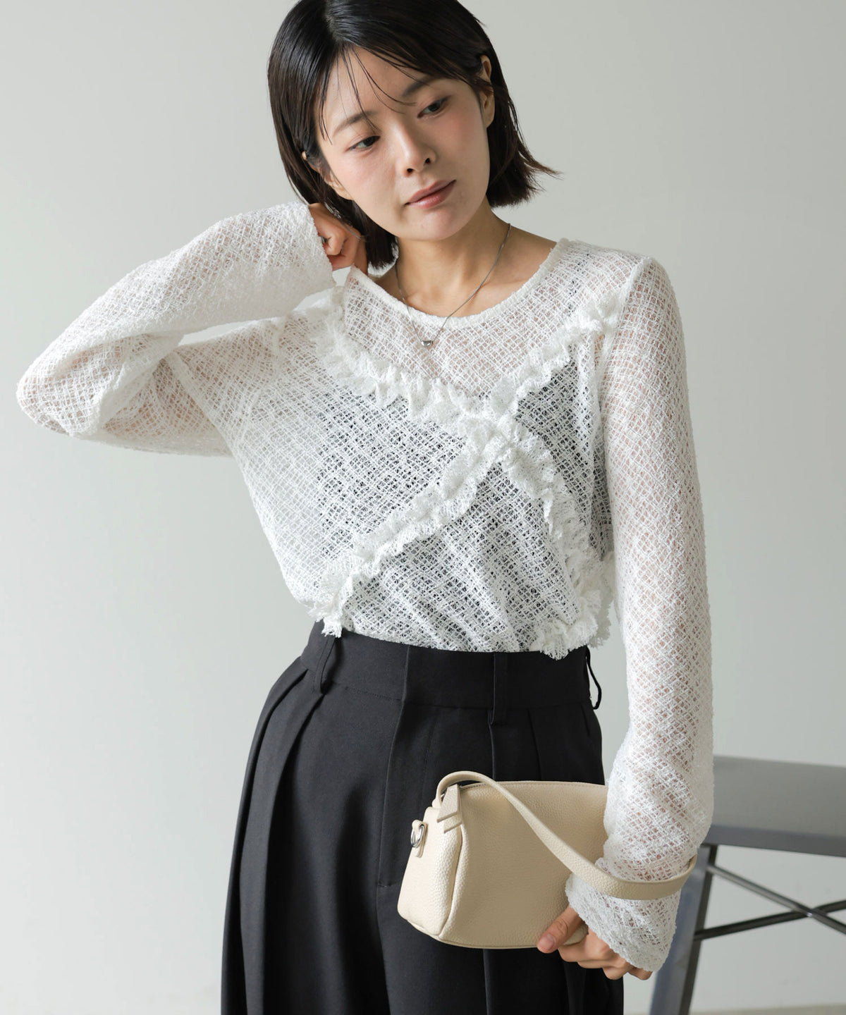 レースフリルシアーロングＴシャツ