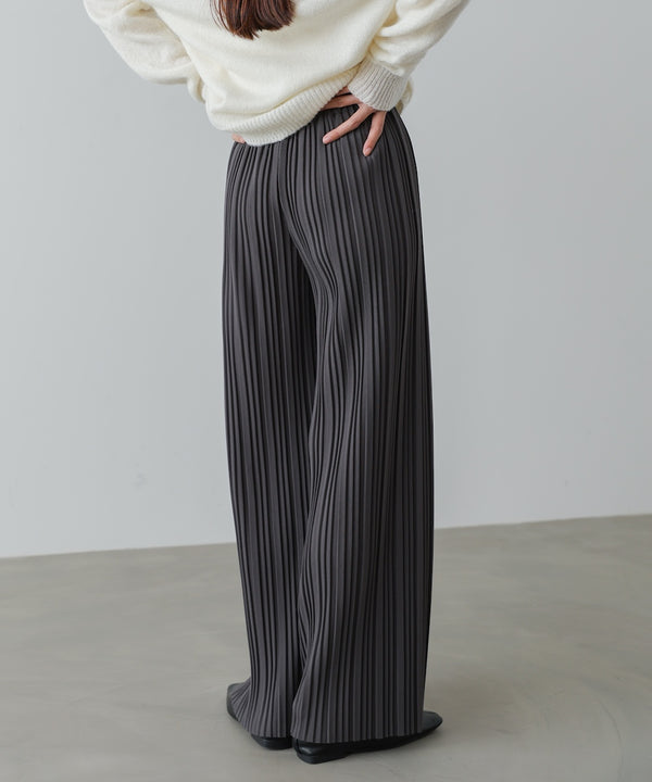 ランダムプリーツパンツ