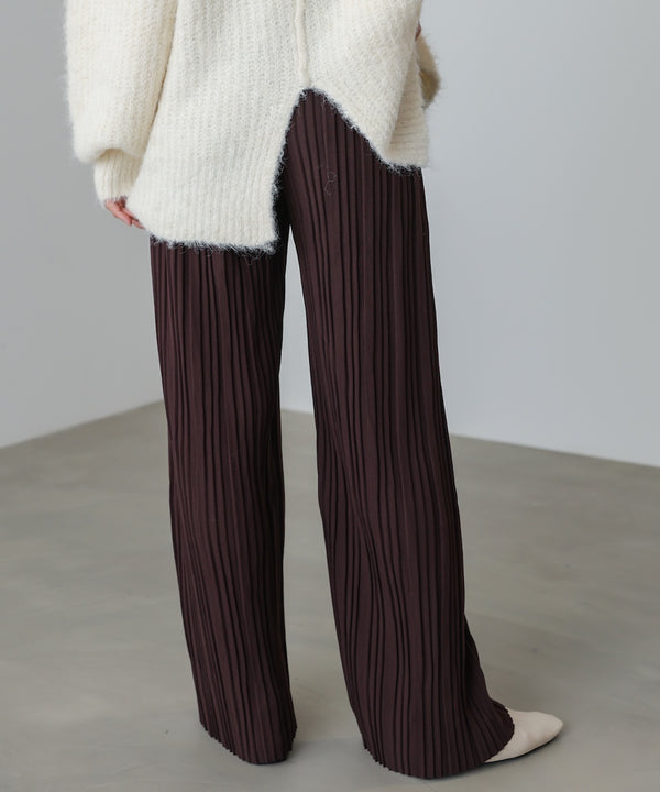 ランダムプリーツパンツ