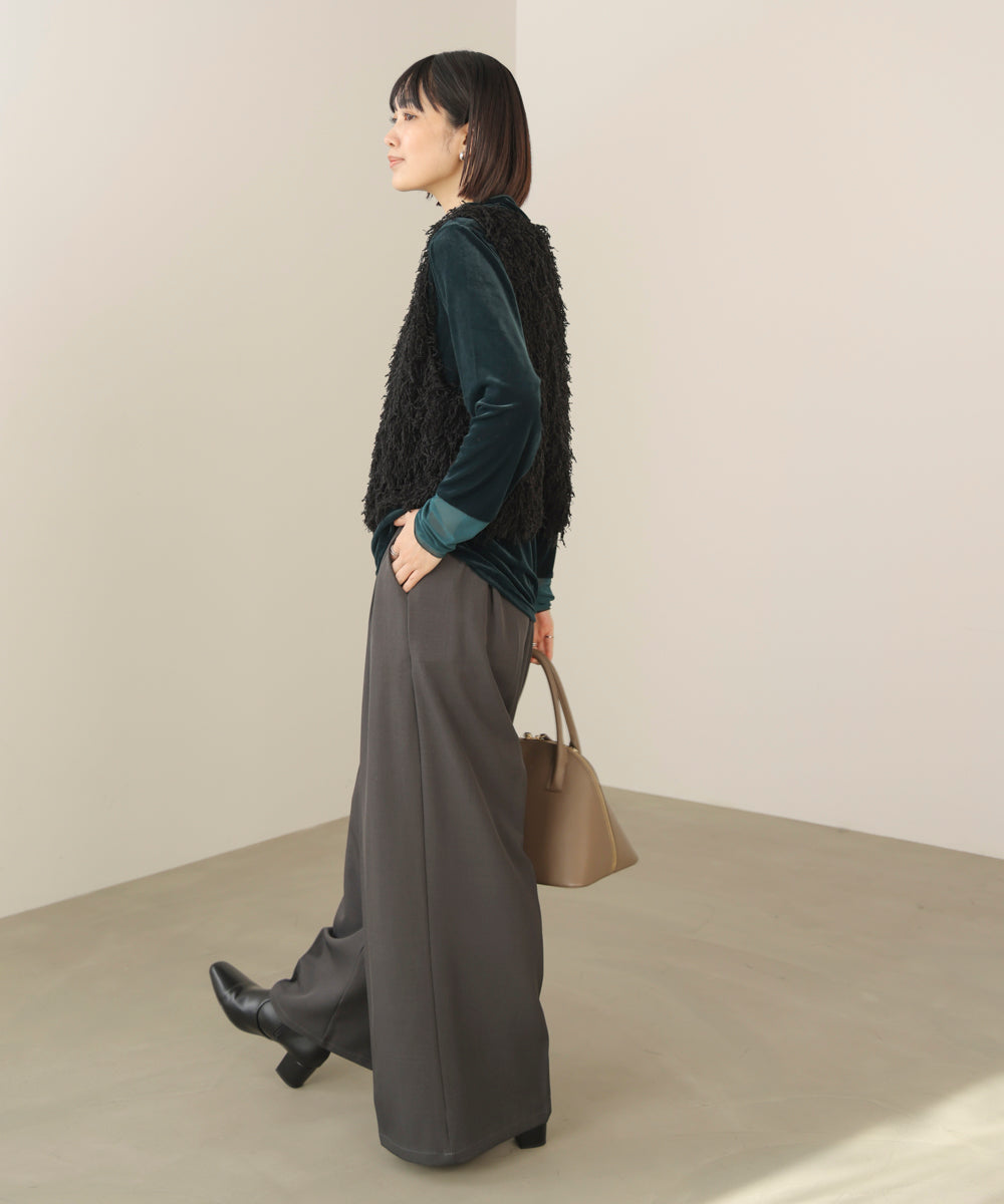 フェザーショートベスト