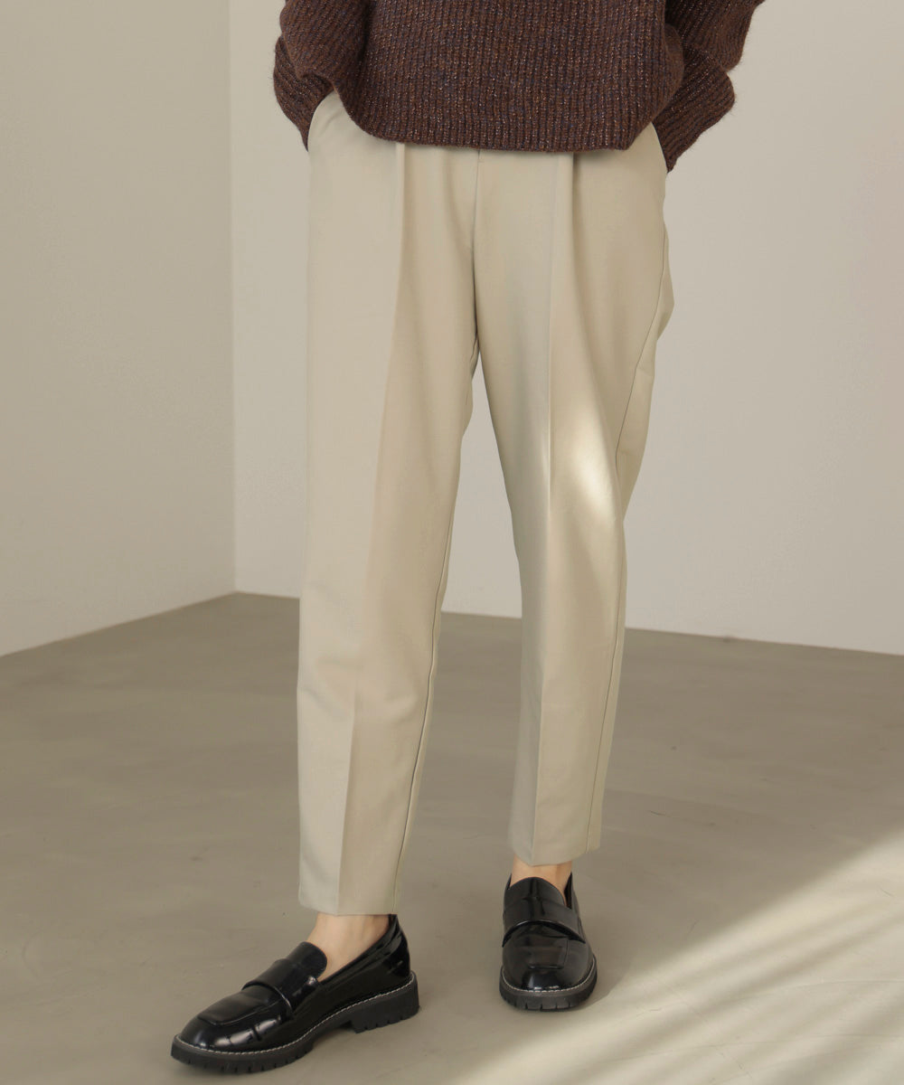 【WEB限定】スラっとテーパードパンツ