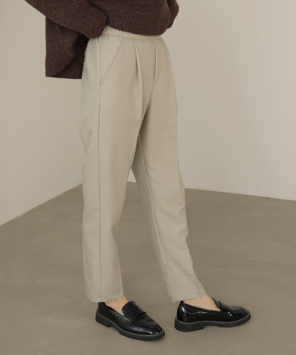 【WEB限定】スラっとテーパードパンツ
